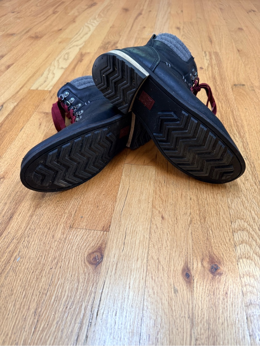 Kodiak Black with Red Laces, Waterproof & Sturdy Boot for Adventures & Fashion - Picture 6 of 9